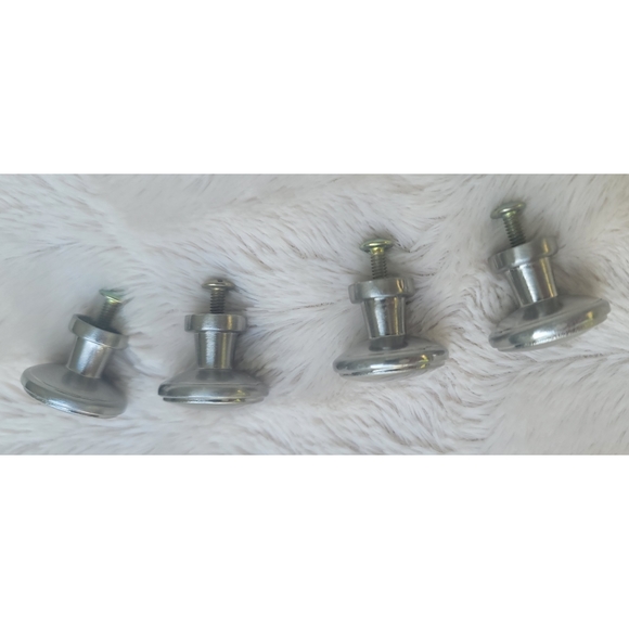 Set of 4 cabinet hardware silver knobs - Picture 12 of 16
